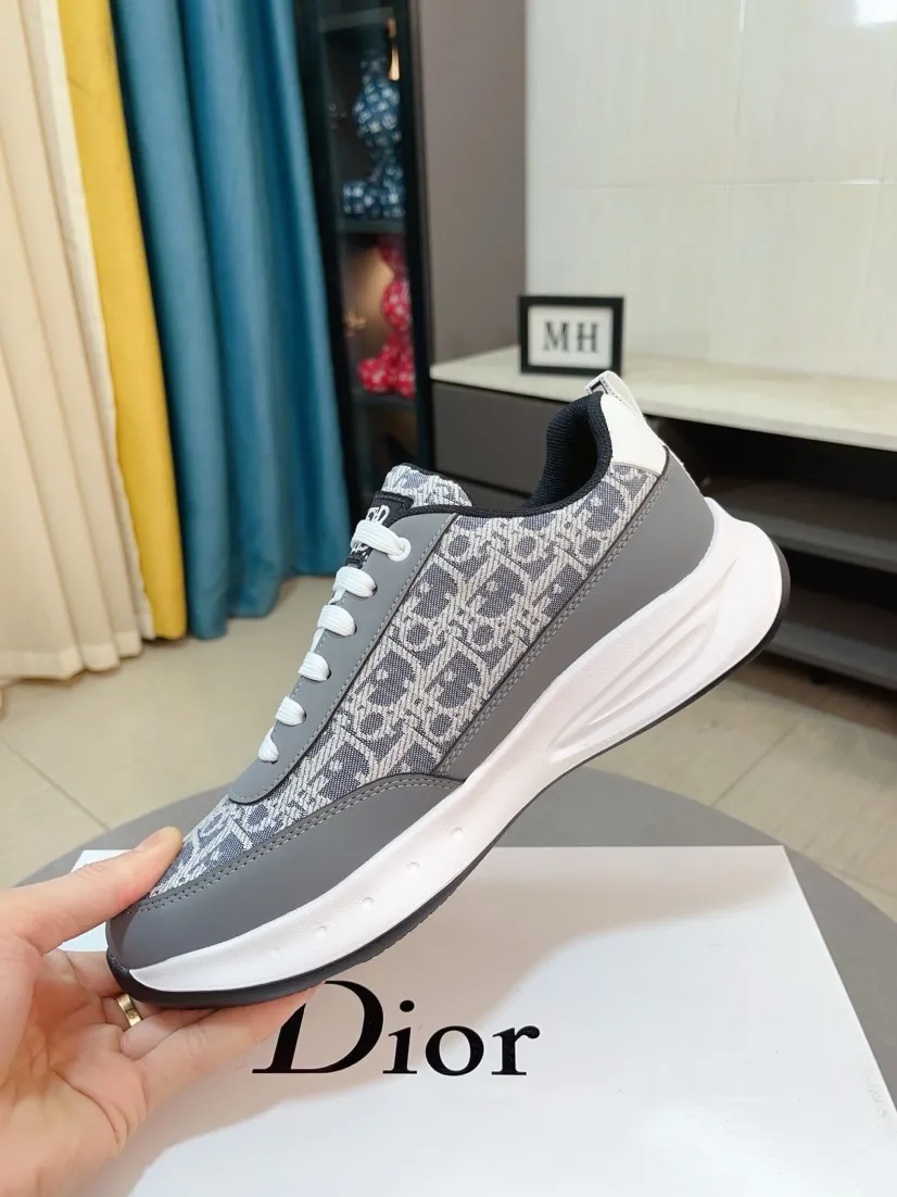 Men's men's shoes 💰440🌹🌹【Dior】Best-selling official website world premiere🔝High-end men's shoes brand official website latest series: The upper is made of imported cowhide with specially designed fabrics➕Mesh breathable lining. Make walking more convenient and comfortable! Compared with the official quality, Midea’s 1:1 replica. Create a fashionable personality to set off your uniqueness! A must-have for trendy men! Classic style. Men's sizes: 38-44.